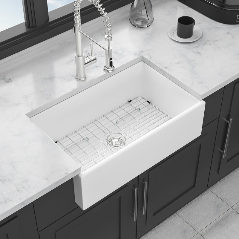 33 White Farmhouse Sink - 33 Inch Kitchen Sink White Undermount Single Bowl Apron Front Ceremic Sink Farm Style Drain Asseblemly and Bottom Grate 33x18x10 Inch